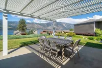 Wapato Point Pool Side Home Sleep 8, 3 Bed 2.5 Bath, Lake Views by Outdoor Pool