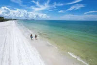 Hgtv-Featured Owner | Private Deeded Beach Path | Mid-Island Fort Myers Beach - アパートメント