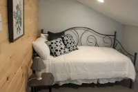 Near Grayson Highlands Hot Tub & Creekside Fun