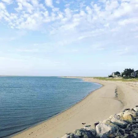 Spacious renovated home, close to Chatham Beaches
