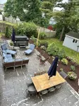 Cheerful, Newly Renovated Cottage close to Newport w/ hot tub!