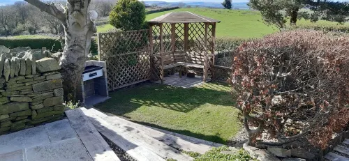 Lane End Cottage Holmfirth - Panoramic Views, Modernised with offroad parking