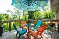 Cozy golden gate cutie Hotels in Gilmer