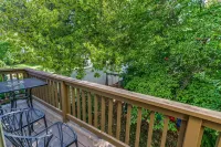 The Dogwood Suite at Tudor House Vacation Rentals