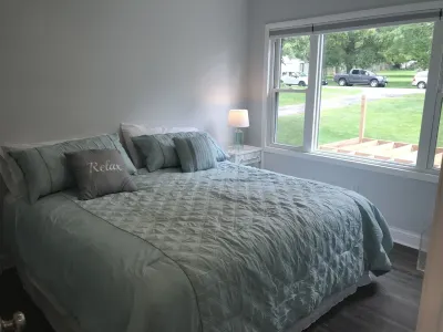 Modern Downtown Lake Geneva Charm Sleeps 8