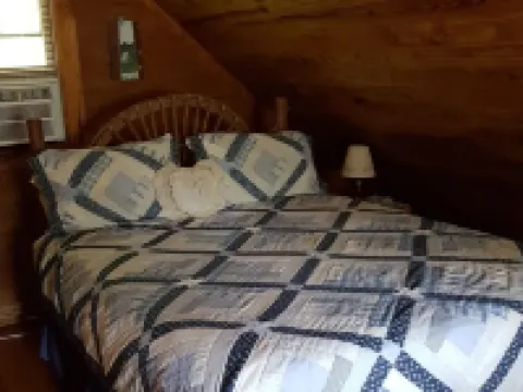 Glory Days Riverfront 1800s log cabin near Gem mines Hotels in Cowee