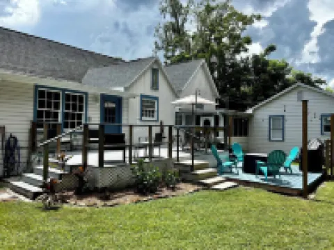 Cute Cottage-Historic District