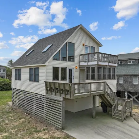 Renovated, Pet-Friendly,  with HOT TUB - Highly Walkable Location