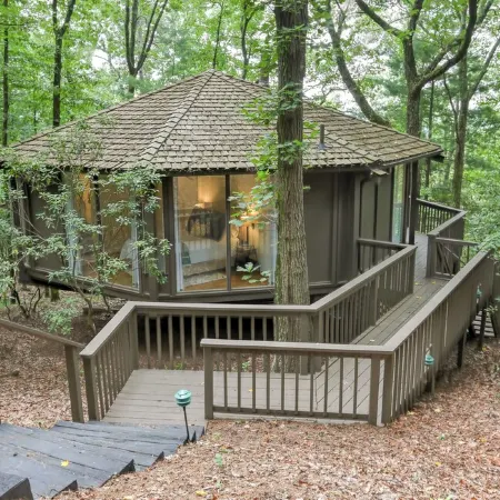 Mountain Getaway Nestled In The Foothills of The Blue Ridge Mountains.