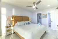 Beachfront condo in Madeira Beach directly across from Johns Pass Village