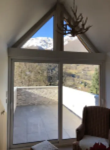 Contemporary mountain-style l'Isardère apartment