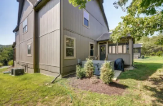 Canoe Creek Lodge: 2 Pools, Private HotTub, Game Loft, Boat Prkg in Branson Cnyn