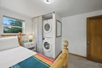Silverthorne Hummingbird Cabin • Near Ski Resorts & Downtown