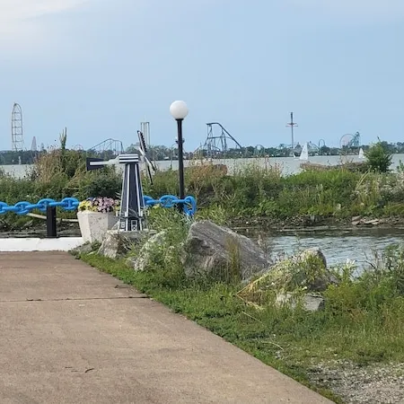 Great Location - 3 miles to Cedar Point Park, 2.8 miles to CP Sports  Force Park