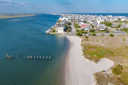 Paradise at The Point - Relaxing Home Steps to Beach + Sunsets + Ocean views