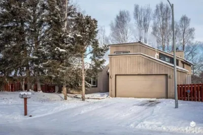 Peaceful Retreat w/Stunning Chugach Mountain Views