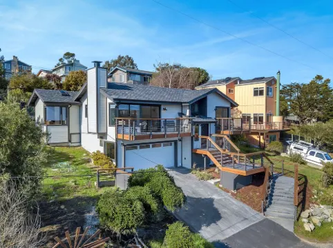 Fully Renovated with Views of the Mountains and Spa!