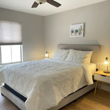 Cozy getaway home w/ POOL and GREAT location!