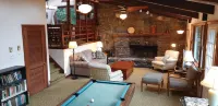 Killington Area Home - 4-Seasons & Hot Tub. Sleeps 13+