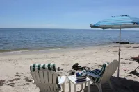 Beach Cottage With A Spectacular View ~ Your Own Private Beach ~ Includes Kayaks - en bord de mer