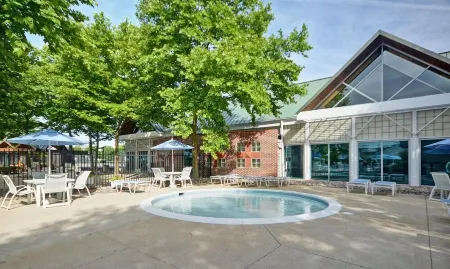 4 BR/4.5 BA luxury townhome in Bear Trap Dunes 2 min walk to all amenities Отели в г. Ошен Вью