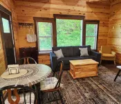 The Harmony Cabin A cozy one bedroom cabin! Отели в г. Мак-Дауэлл