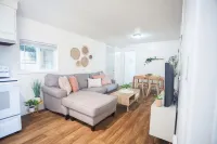 Cozy Guesthouse Close to Parks, 20 min to U of O , 8 min to Airport