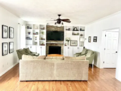 Spacious Home 18 miles from Nashville Hotels in La Vergne