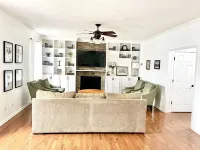Spacious Home 18 miles from Nashville