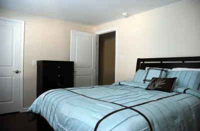 Right on Main St! Shops, Arts, Dining and More! Hotels near Stewart Gallery