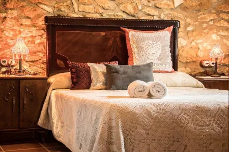 Self catering L´Amborget y La Mallada for 2 people Отели в г. Сан-Хорхе