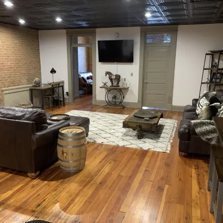 NEW “Bourbon on the Square” Downtown Rustic Loft
