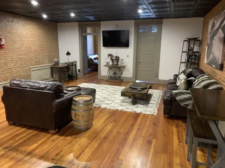 NEW “Bourbon on the Square” Downtown Rustic Loft