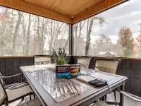 3-Br Luxury Home with Hot Tub & Arcade Games トレーシー・シティのホテル