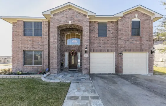 Beautiful and Very Spacious house 6 bed/3.5 baths