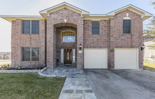 Beautiful and Very Spacious house 6 bed/3.5 baths