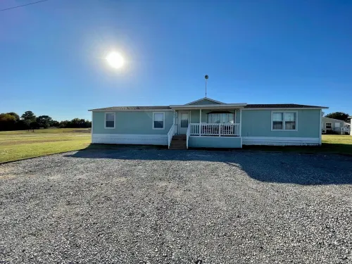 "Beach Break" less than 10 minutes from Lake Texoma and Choctaw Casino
