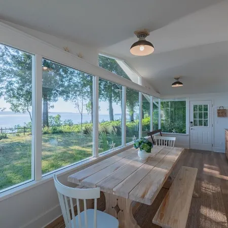 Sea Salt Cottage - 180-degree Views of the Olympic Mountain Range and Hood Canal