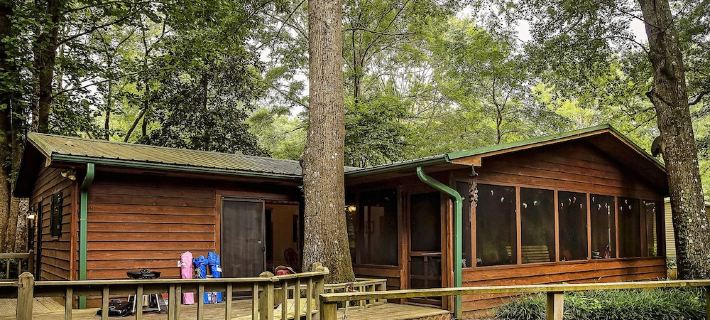 Lil Shangri-La on the Little Red River -walk in river access Hotels in Cleburne County