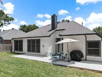 Fully Remodeled 3 bedroom 2 Bath Home Hotels in Mansfield
