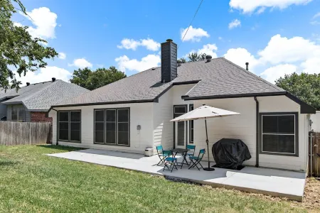 Fully Remodeled 3 bedroom 2 Bath Home Отели рядом с достопримечательностью «Харди Альмон Соссер Комплекс»