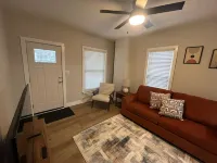 A great stay, Two, close to Spire, GOTL, & Wineries....King Bed!