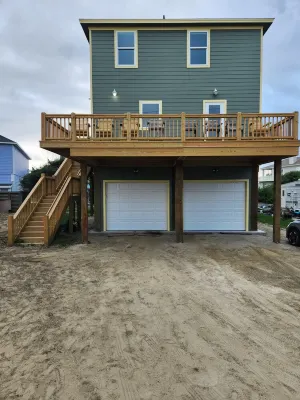 Price Reduced Amazing Views of the Beach and Sunset with 2nd Story Hot Tub