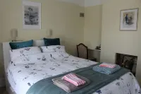 Spring Gardens, 4-bedroom seaside family home