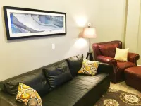 Beautiful Decorated Apartment located in the heart of Downtown Bardstown, KY