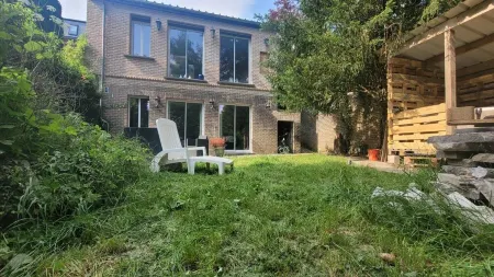 Quiet apartment in Pernes -2 to 4 people Отели в г. Перн