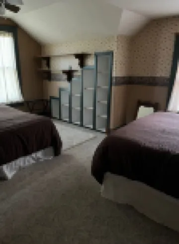 1910 Montana Charm! Experience the warmth and feel of a small- town home!