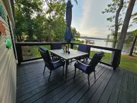 Fishing & Fun!FamiLee Lakehouse Retreat DogFriendly w-HotTub & BoatDock