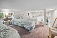 Cozy Tiny Home w/Hot tub and firepit close to Mt. Rainer Nat.Park & Restaurants