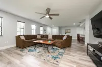 KING BEDS! Spacious, Central, Quiet